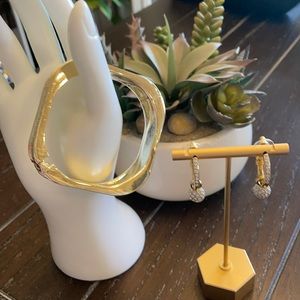 Bracelet and earrings set